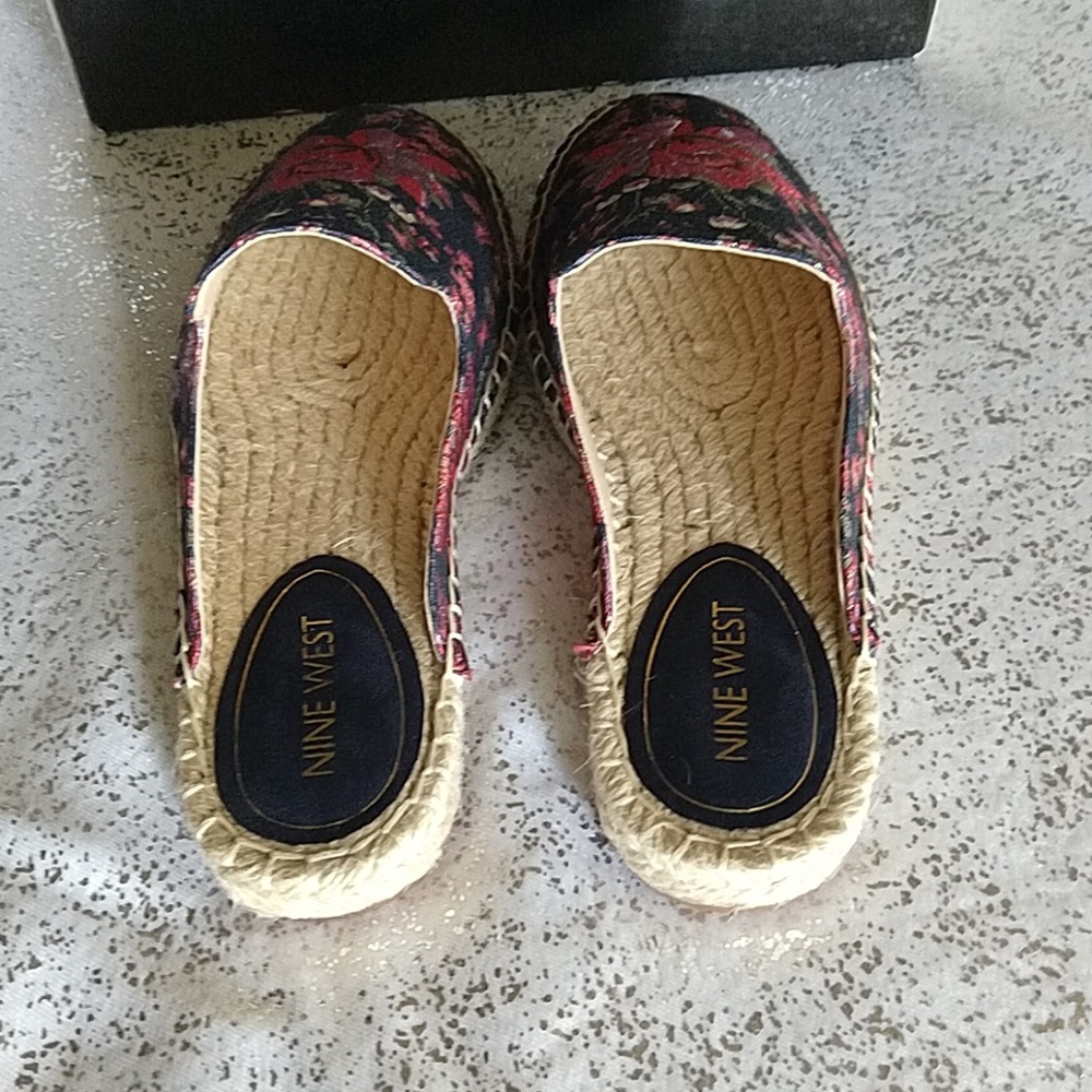 Nine West Floral Jacquard Mules - Picture 4 of 8
